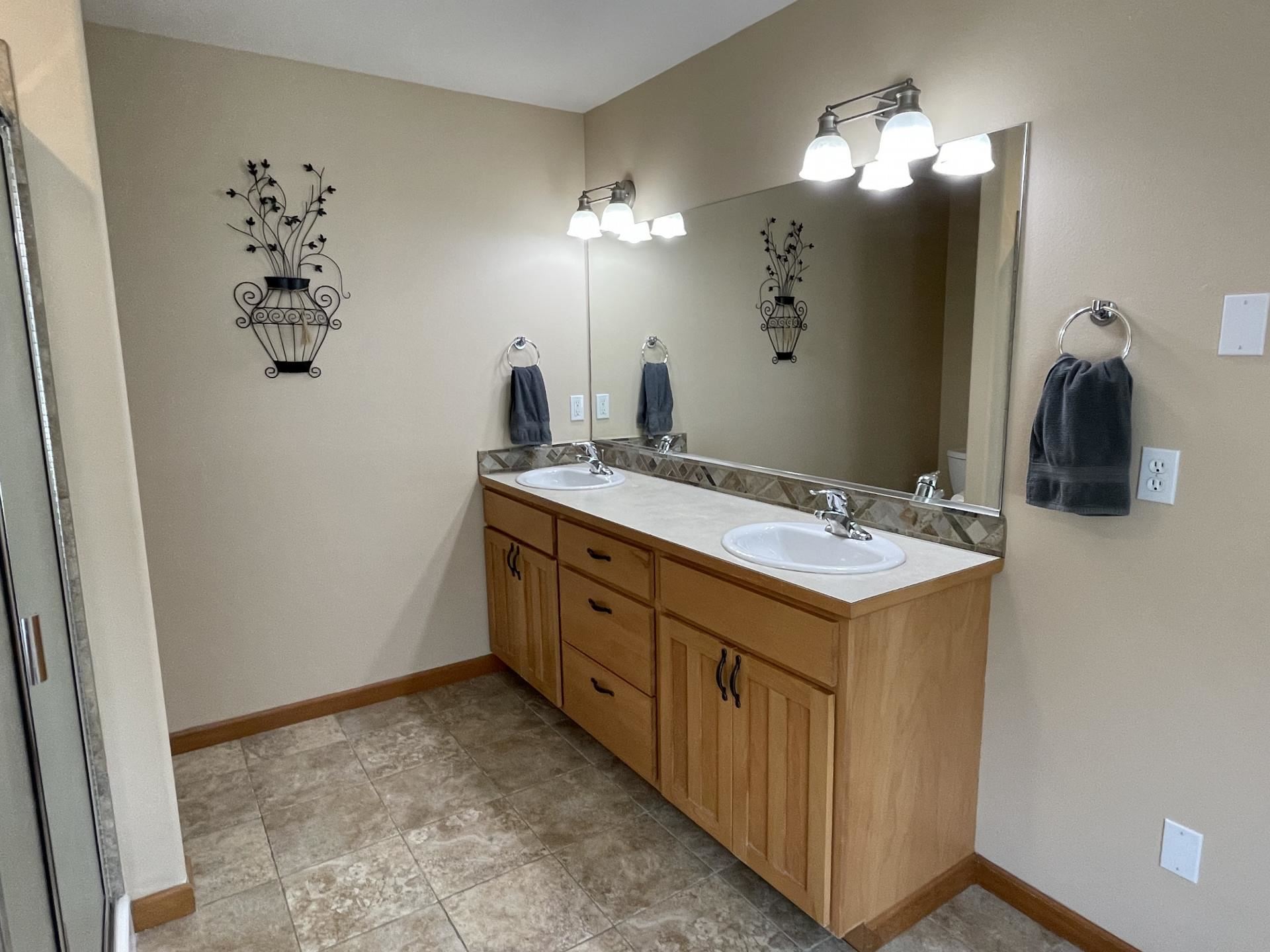 2117 South Meadowview Road Greenacres, WA 99016 - Photo 10 of 26