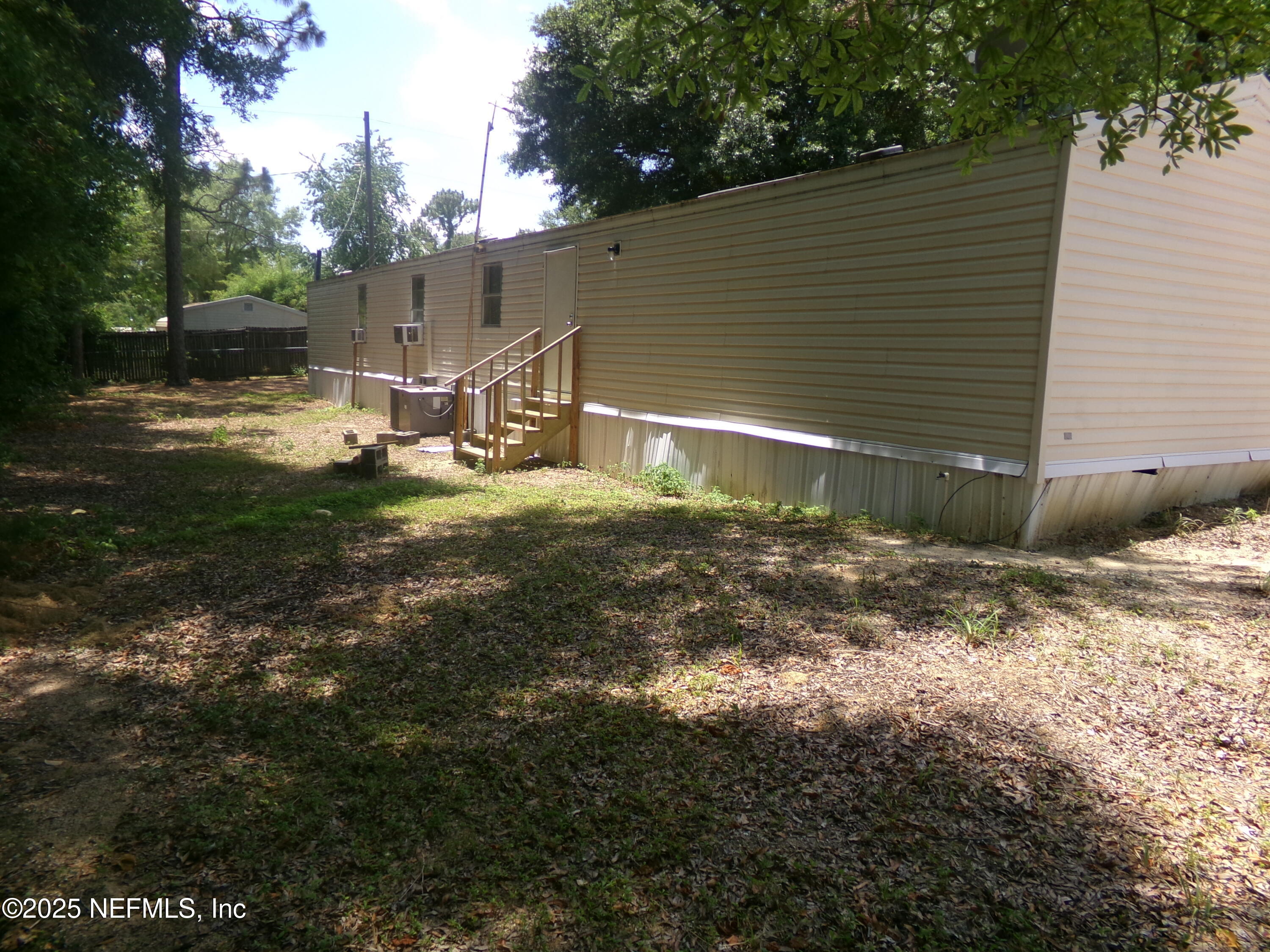 231 6th Way Interlachen, FL 32148 - Photo 2 of 20 100_0014