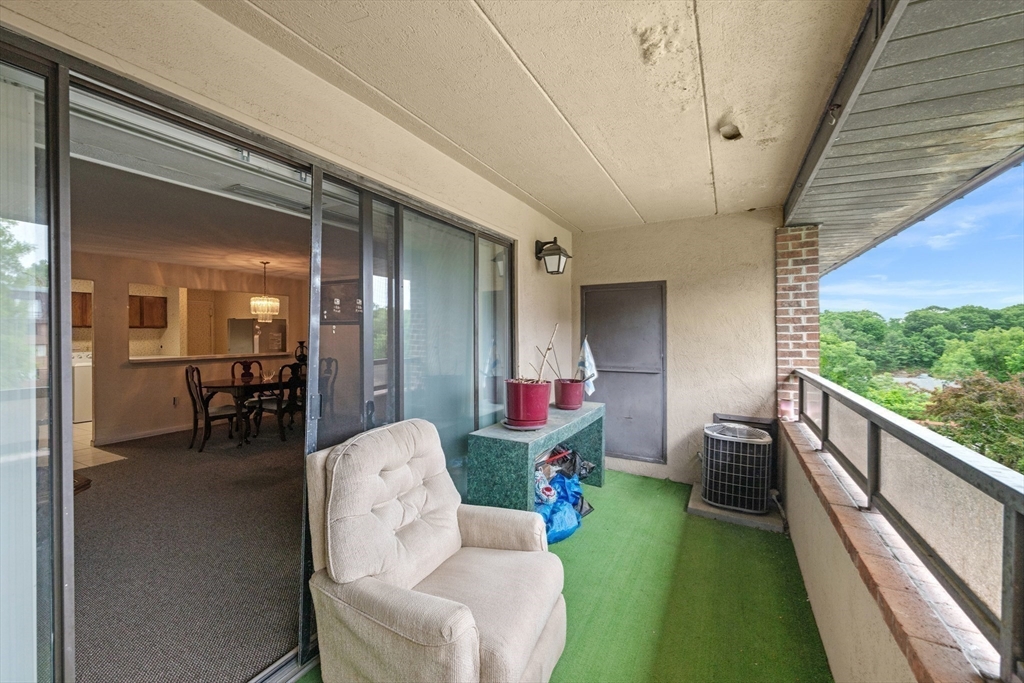 402 Paradise Road, Unit U: 3Q Swampscott, MA 01907 - Photo 11 of 36