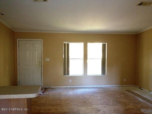 6106 Twin Lakes Road Keystone Heights, FL 32656 - Photo 6 of 20 FAMILY ROOM VIEW-B