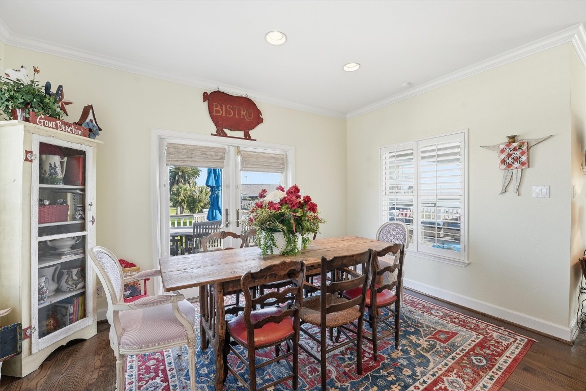 16635 Jamaica Cove Road Jamaica Beach, TX 77554 - Photo 12 of 45 Spacious dining room perfect for gathering with family and friends.