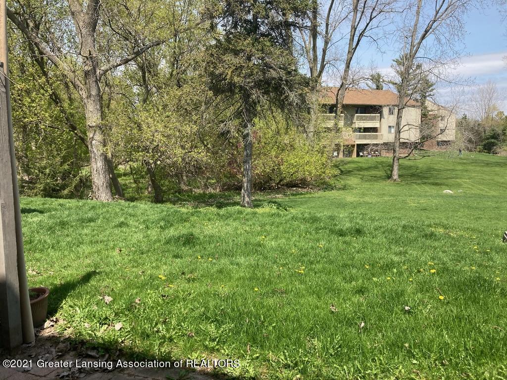 1738 Maple Ridge Road, Unit 80 Haslett, MI 48840 - Photo 15 of 17 1