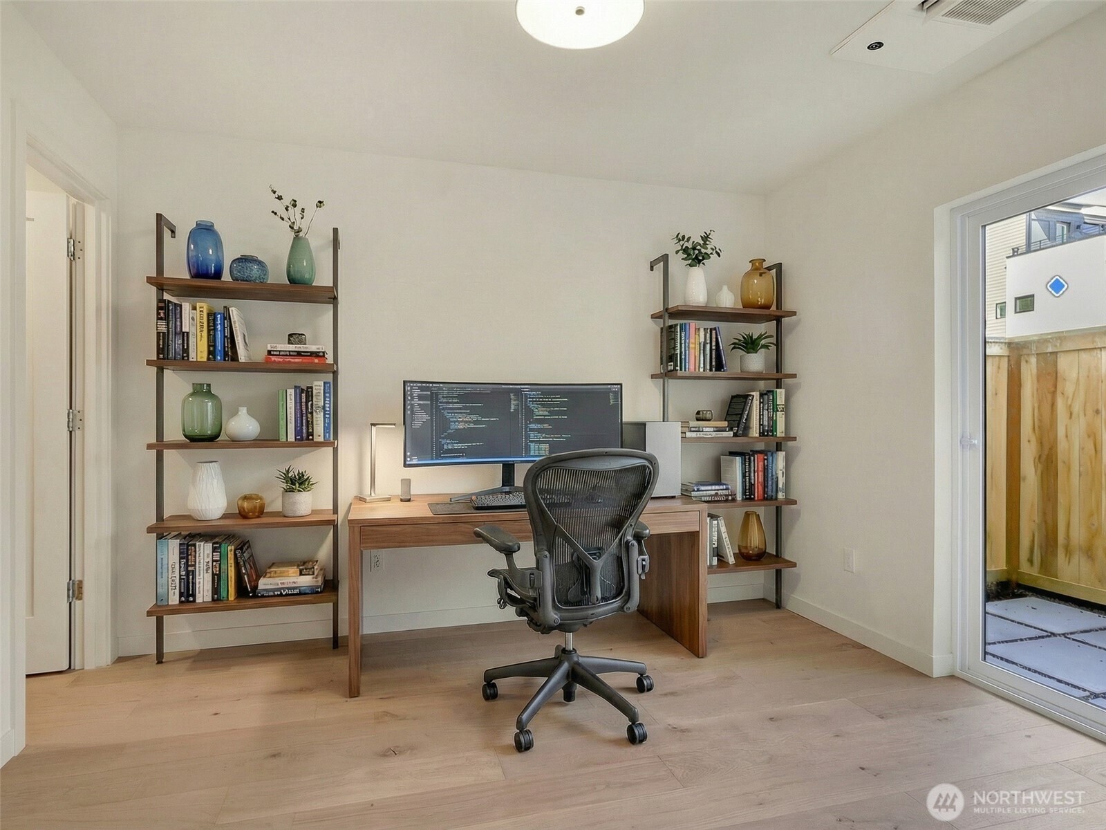 1414 North 47th Street, Unit B Seattle, WA 98103 - Photo 14 of 24