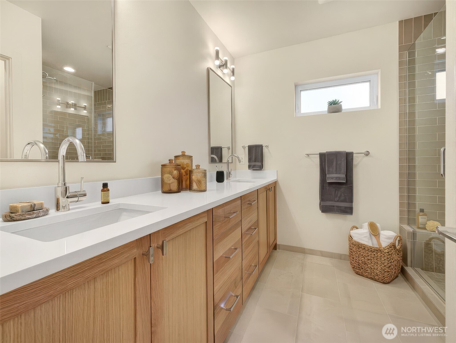 1414 North 47th Street, Unit B Seattle, WA 98103 - Photo 9 of 24