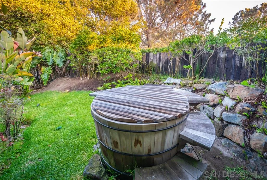 945 Crest Road Del Mar, CA 92014 - Photo 20 of 23 a view of outdoor space yard and patio