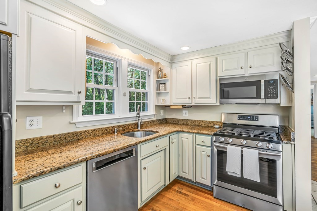 16 George Road Maynard, MA 01754 - Photo 9 of 38 Gallery Image 9