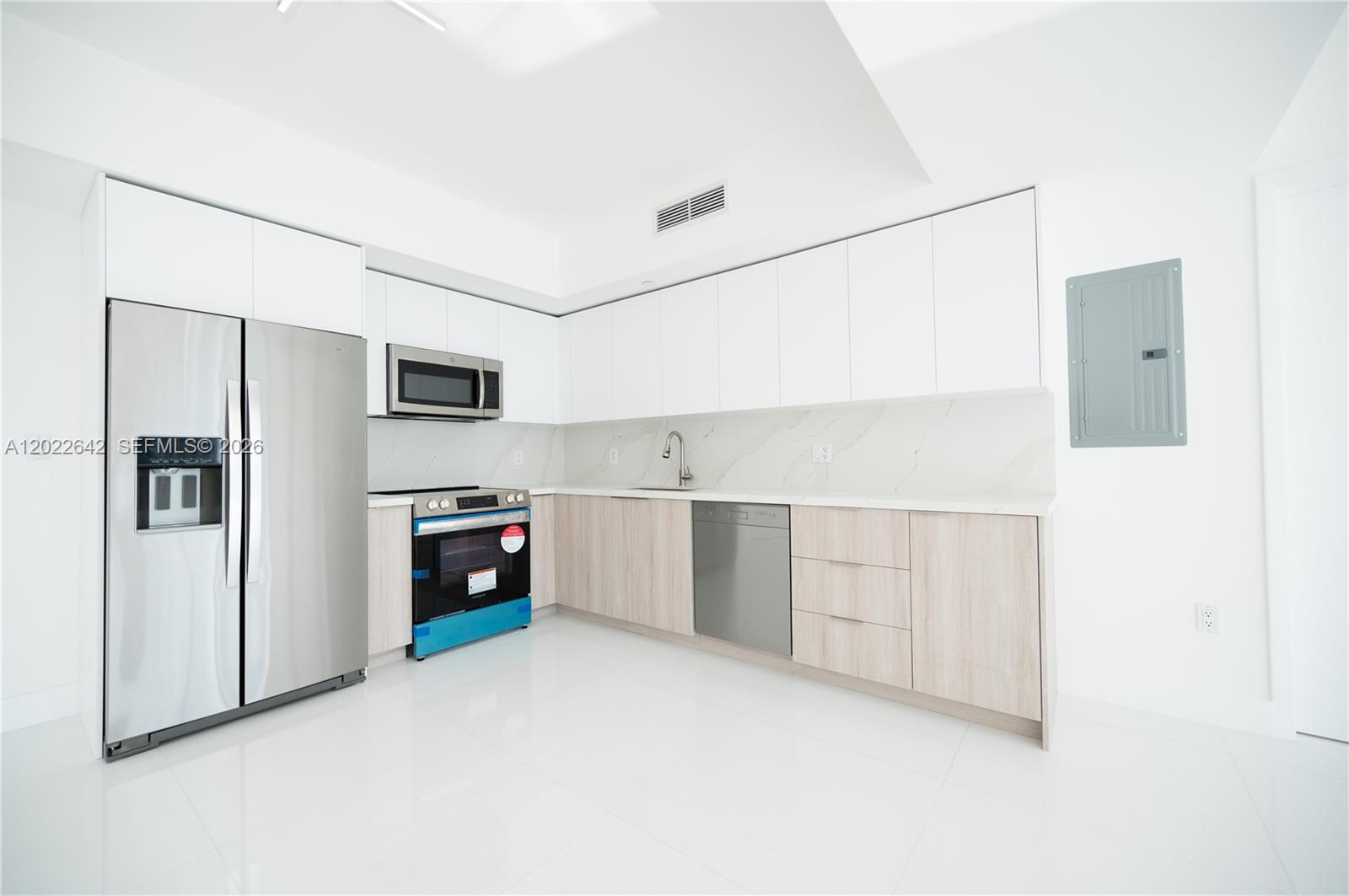 92 Southwest 3rd Street, Unit 3411 Miami, FL 33130 - Photo 2 of 42
