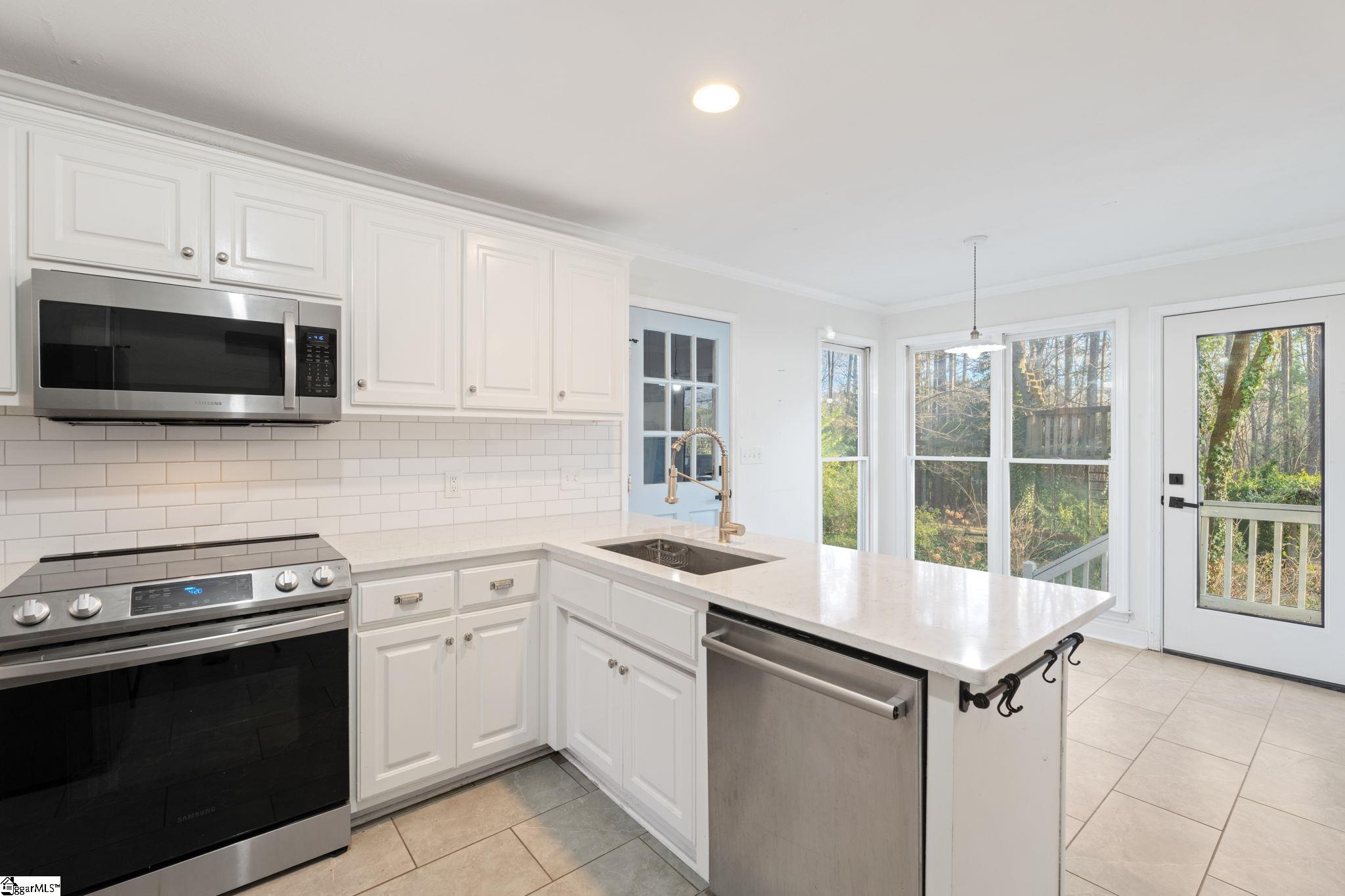 335 Tracy Lane Moore, SC 29369 - Photo 15 of 44