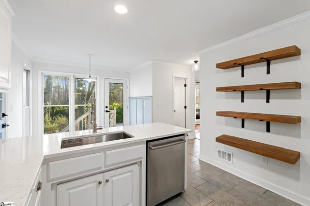 $484,500 | 335 Tracy Lane, Moore, SC 29369