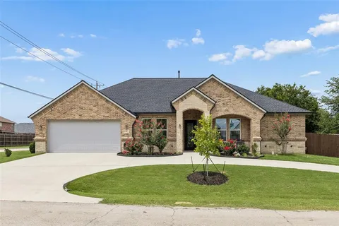 $644,900 | 101 Sycamore Lane, Roanoke, TX 76262