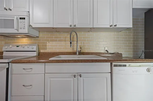 $330,000 | 2802 Wilson Circle, Lutz, FL 33548