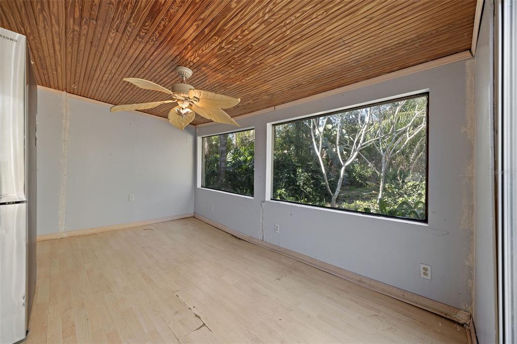 2802 Wilson Circle Lutz, FL 33548 - Photo 15 of 54