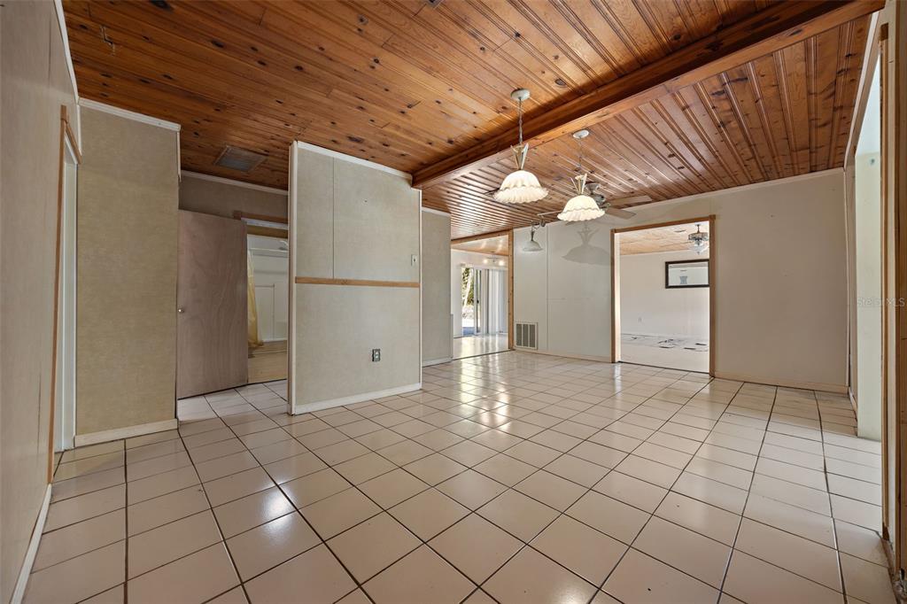 2802 Wilson Circle Lutz, FL 33548 - Photo 18 of 54