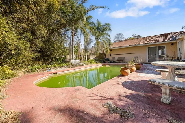 $330,000 | 2802 Wilson Circle, Lutz, FL 33548