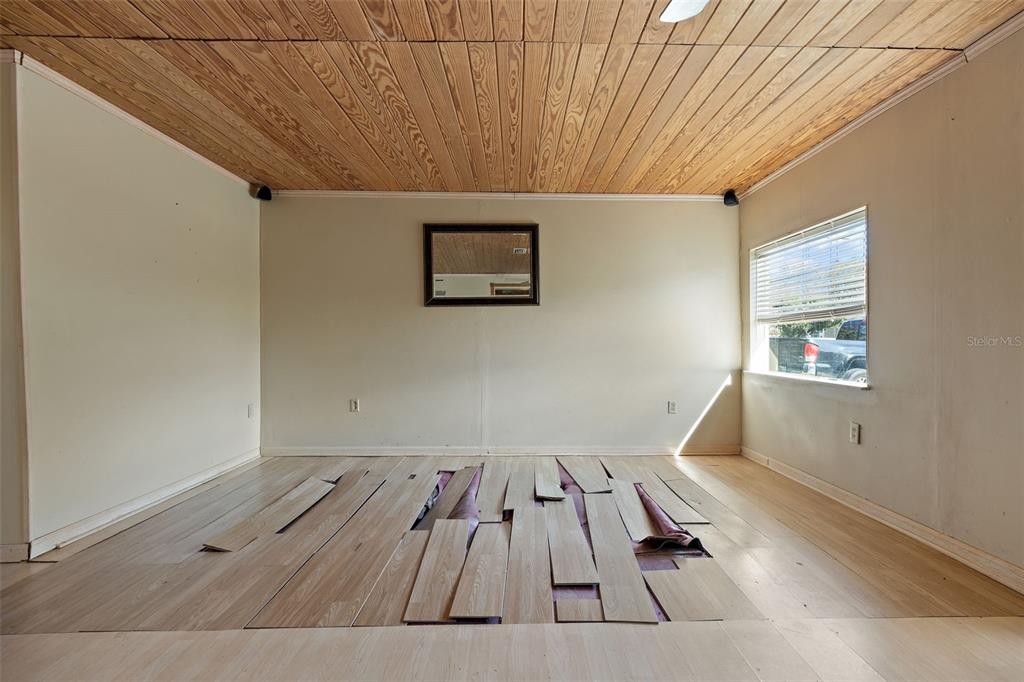 2802 Wilson Circle Lutz, FL 33548 - Photo 9 of 54