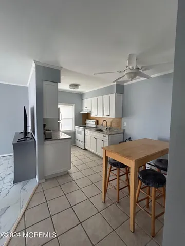 $1,975 | 1492 Ocean Avenue, Unit C6, Sea Bright, NJ 07760