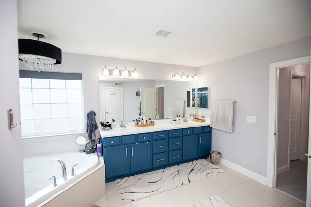 $899,000 | 1120 Ashley Lane, Inverness, IL 60010