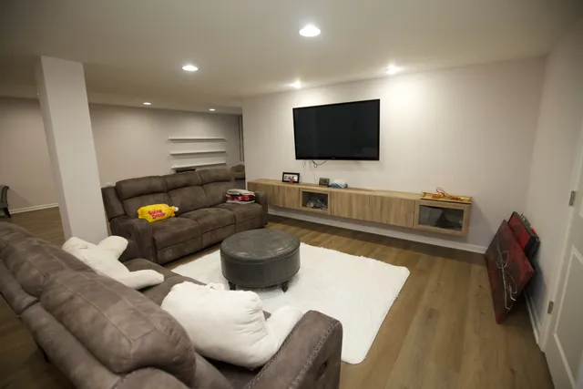 $899,000 | 1120 Ashley Lane, Inverness, IL 60010