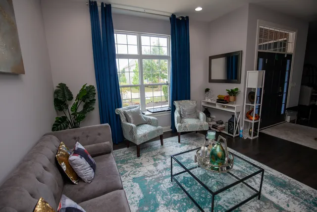 $899,000 | 1120 Ashley Lane, Inverness, IL 60010