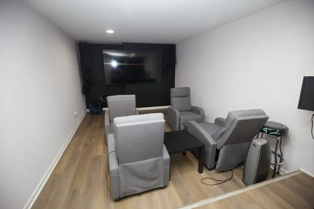 $899,000 | 1120 Ashley Lane, Inverness, IL 60010