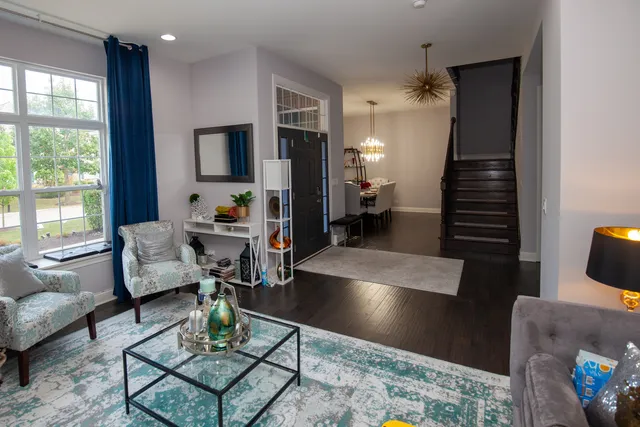 $899,000 | 1120 Ashley Lane, Inverness, IL 60010