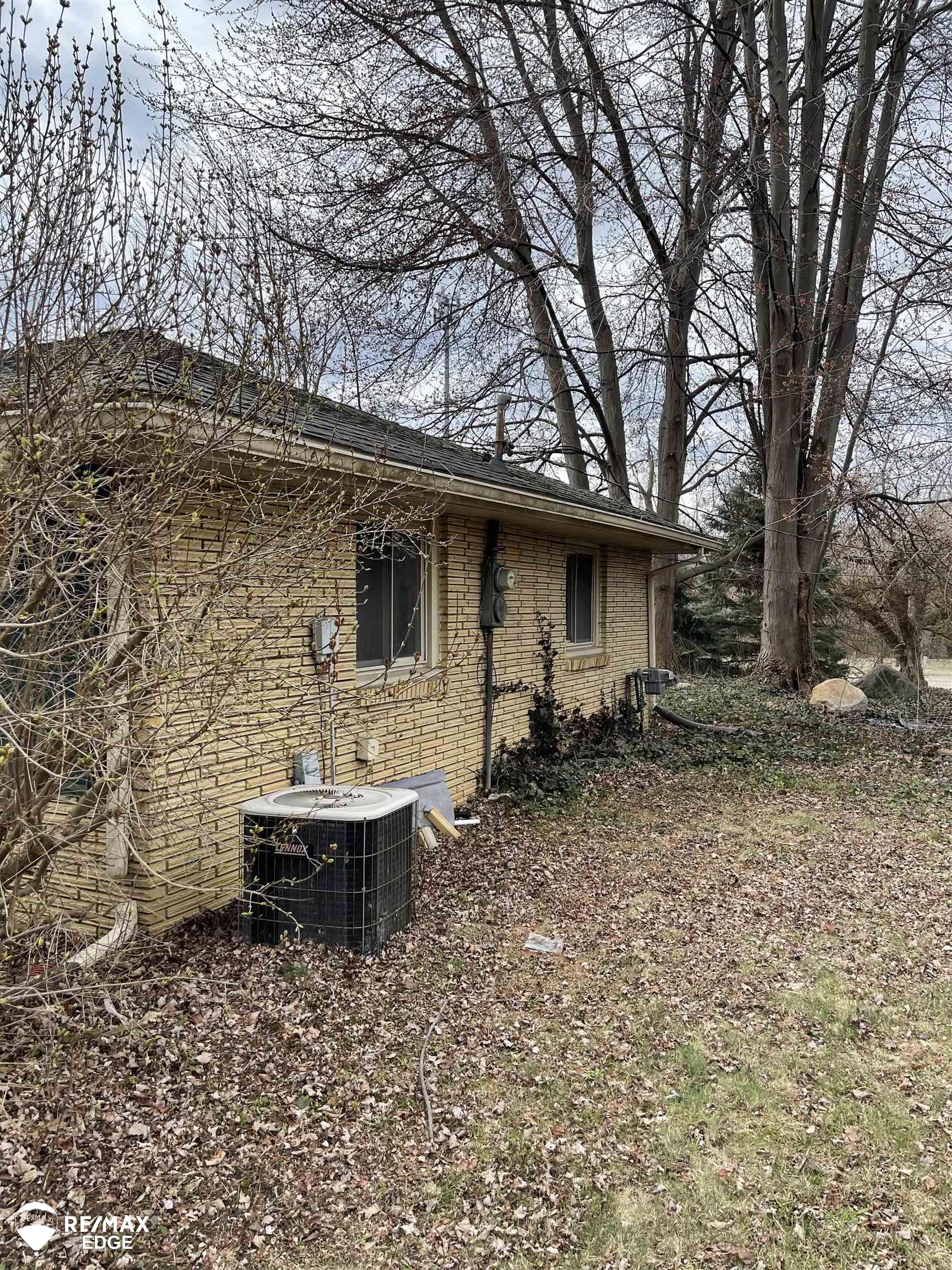 4124 Flushing Road Flint, MI 48504 - Photo 22 of 23 50136175-8ab91296-85ab-457d-9727-7bd478829d5a.JPG