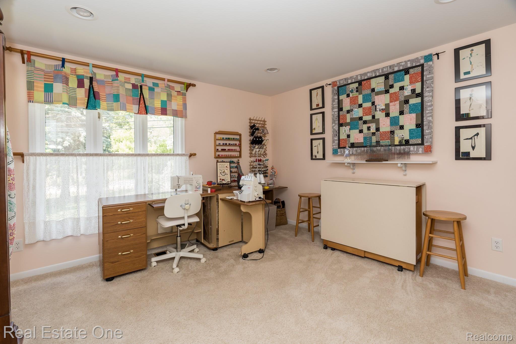781 Dutton Road Rochester, MI 48306 - Photo 21 of 33 BEDROOM