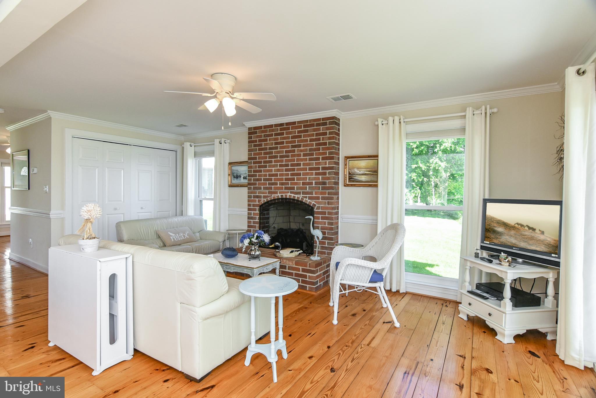 182 Shellfield Lane Colonial Beach, VA 22443 - Photo 12 of 48 Great Room