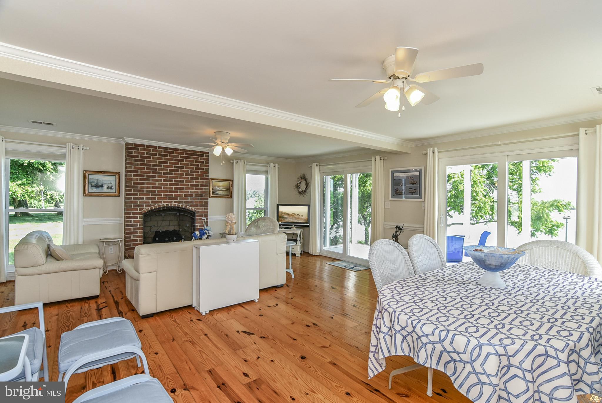 182 Shellfield Lane Colonial Beach, VA 22443 - Photo 13 of 48 Great Room