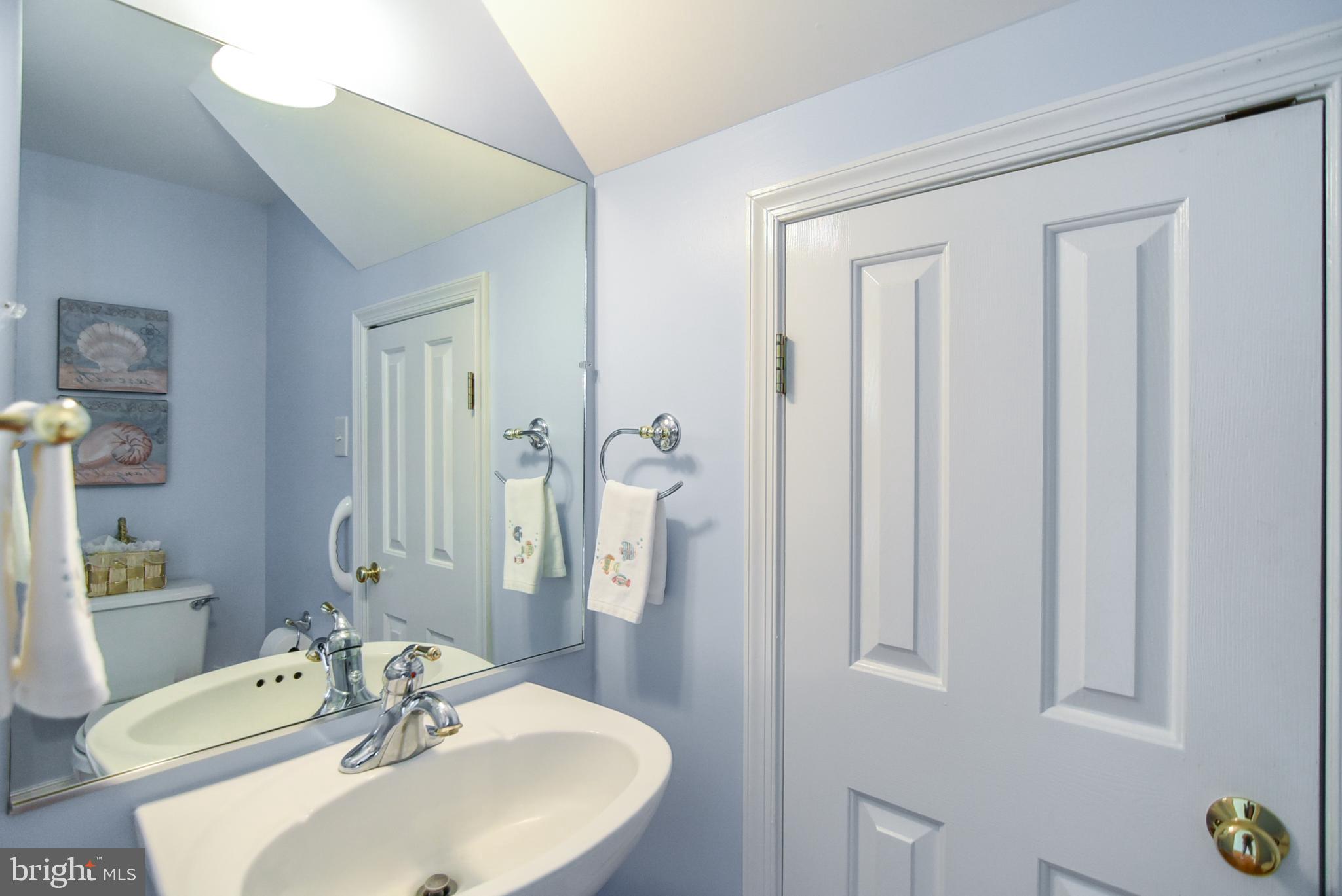 182 Shellfield Lane Colonial Beach, VA 22443 - Photo 9 of 48 Powder Room