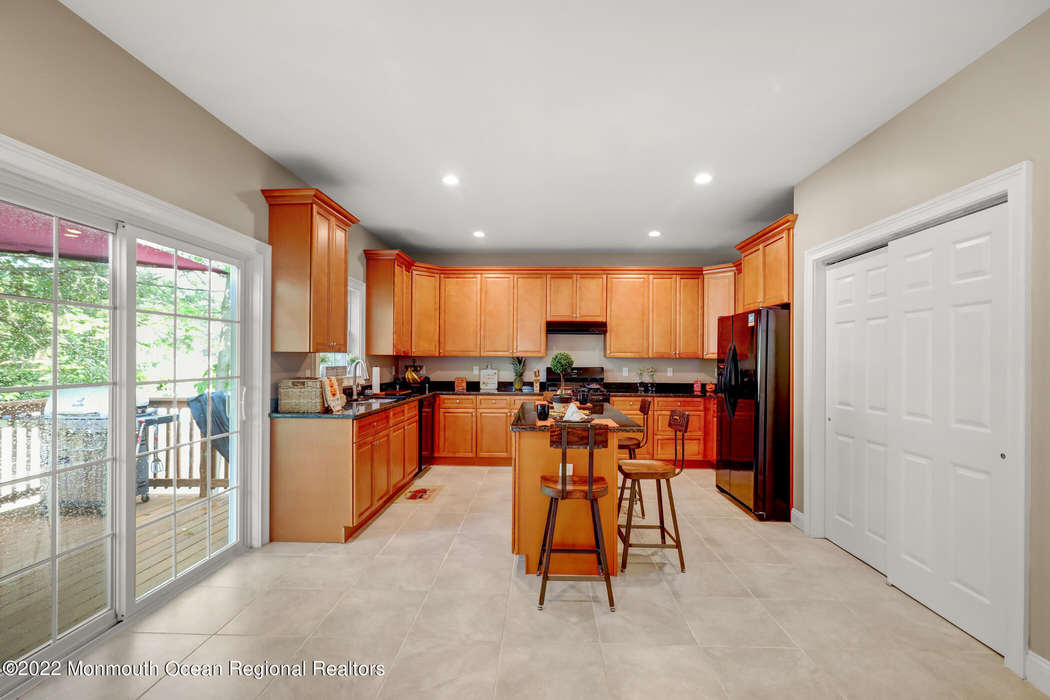 599 Line Road Aberdeen, NJ 07747 - Photo 15 of 40 13 - Kitchen