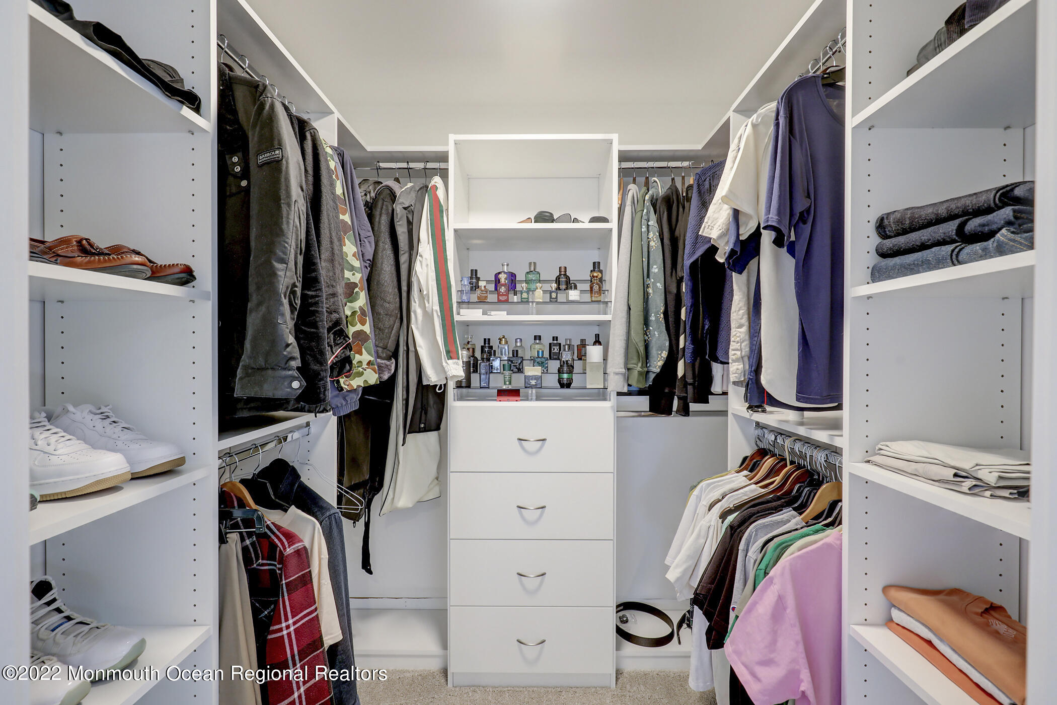 599 Line Road Aberdeen, NJ 07747 - Photo 22 of 40 23 - Primary Closet