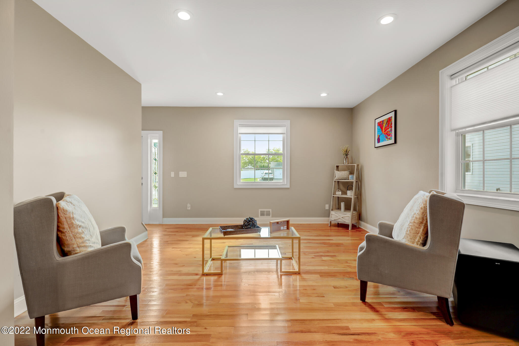 599 Line Road Aberdeen, NJ 07747 - Photo 6 of 40 7 - Living Room