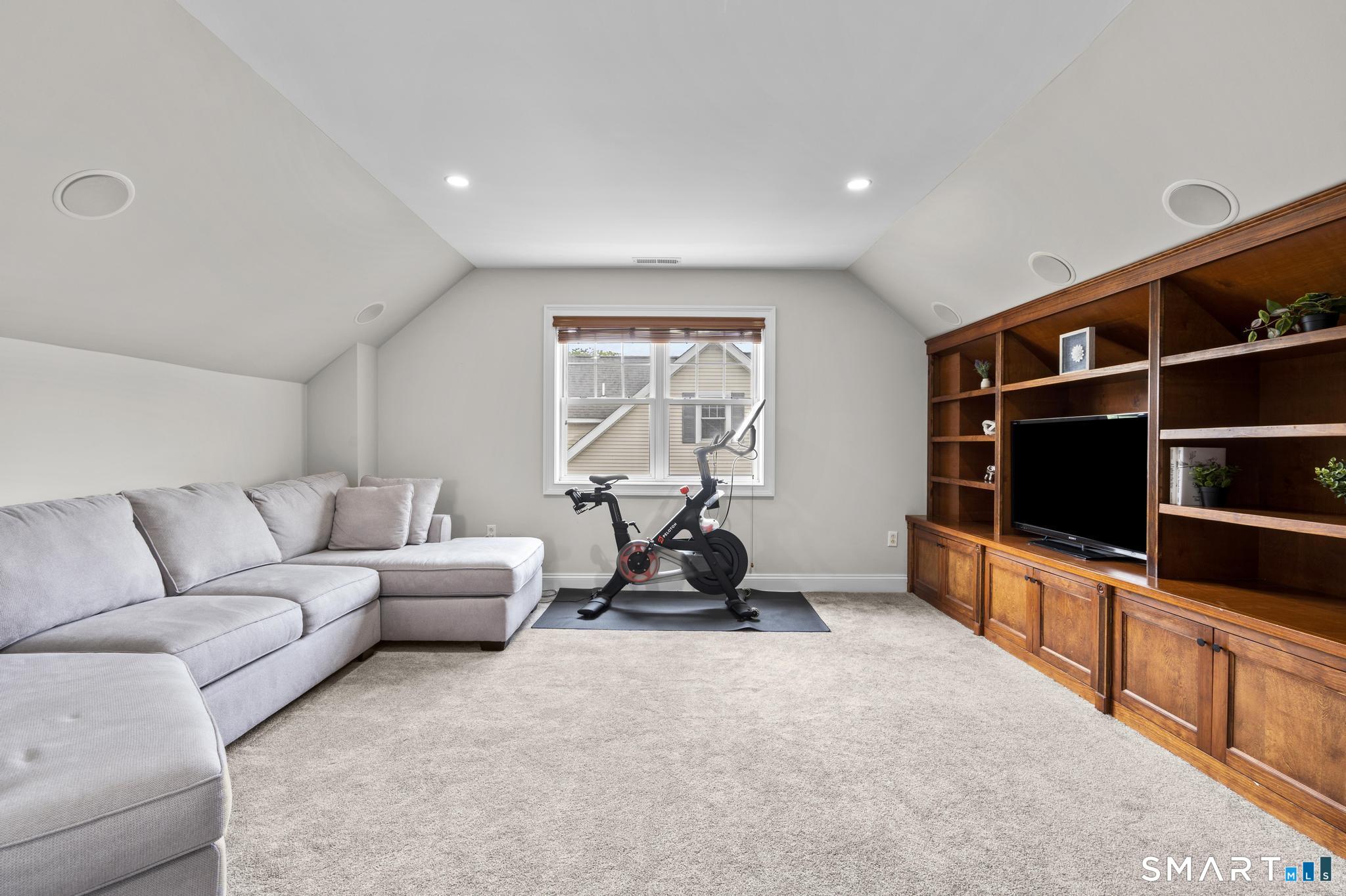 39 Maple Tree Avenue, Unit 1 Stamford, CT 06906 - Photo 26 of 40