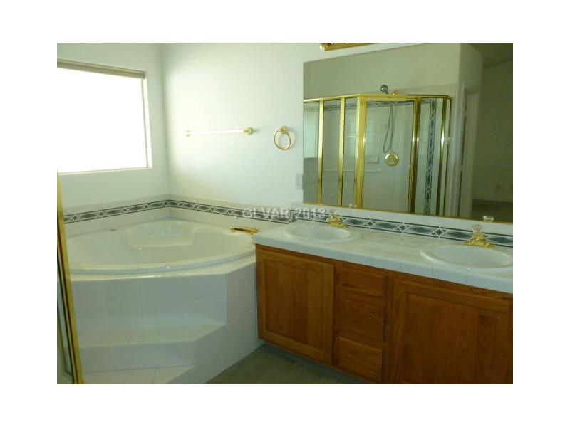 1815 Westwind Road Las Vegas, NV 89146 - Photo 15 of 30 Master Bath/Spa.