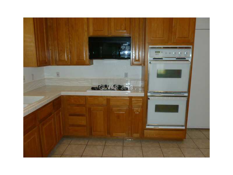 1815 Westwind Road Las Vegas, NV 89146 - Photo 5 of 30 Kitchen.