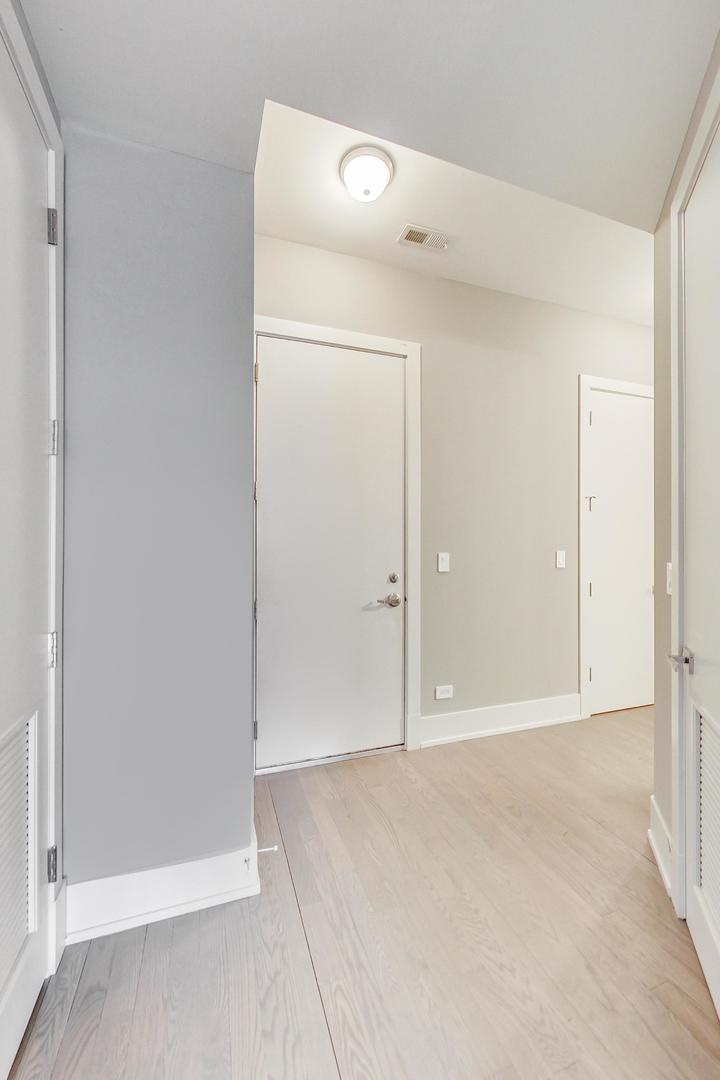 4042 North Pulaski Road, Unit 3W Chicago, IL 60641 - Photo 28 of 33 a view of an empty room