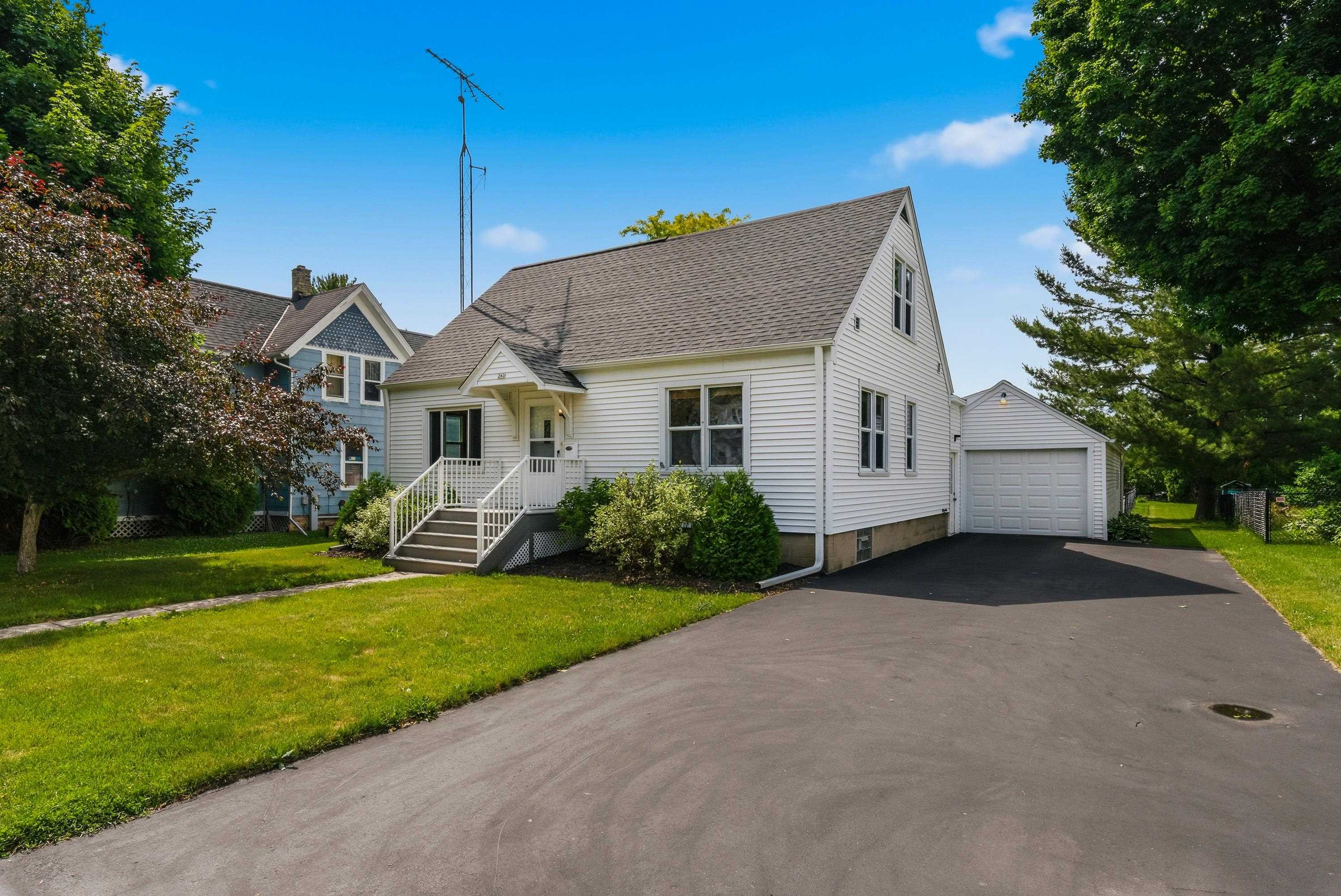 262 West North Street Juneau, WI 53039 - Photo 1 of 1