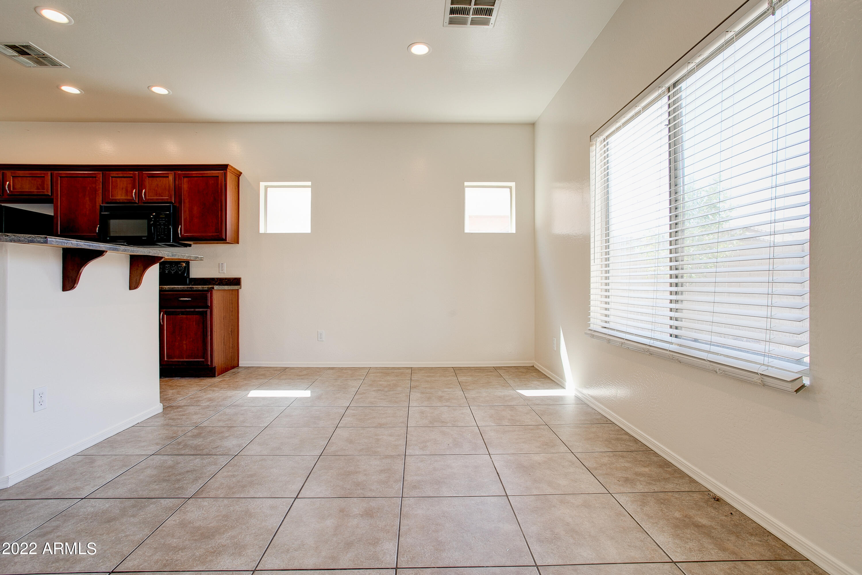 9928 West Chipman Road Tolleson, AZ 85353 - Photo 10 of 40 9926 W Chipman Rd-10