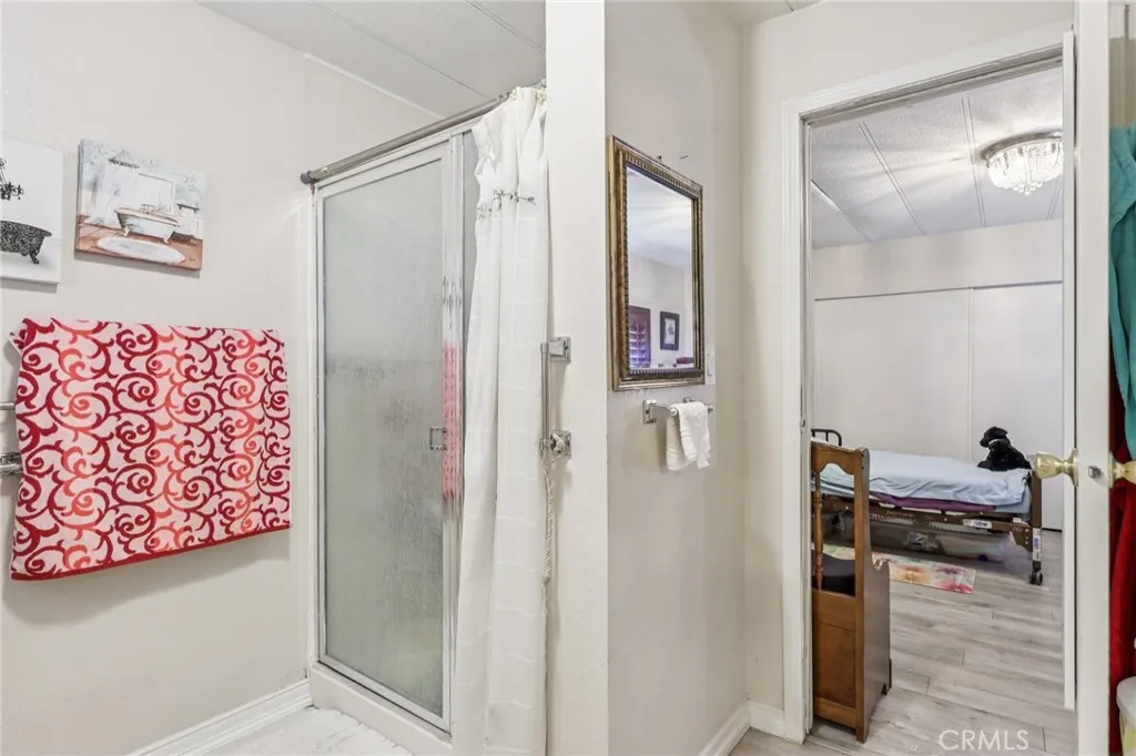 3700 Buchanan Street, Unit 28 Riverside, CA 92503 - Photo 31 of 35 a en suite bathroom with a shower