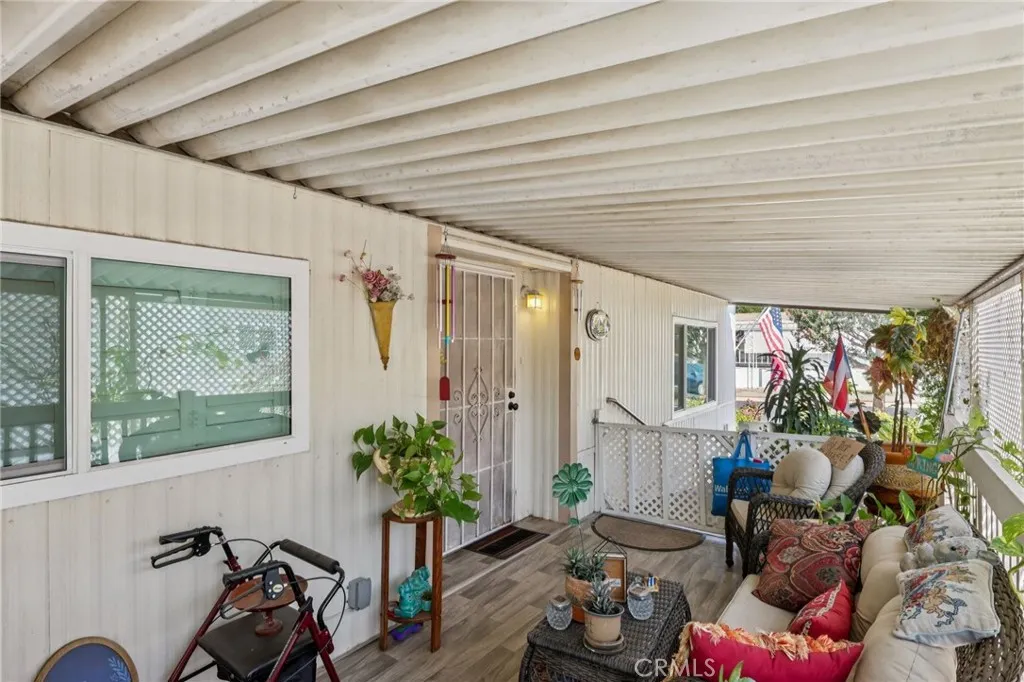 3700 Buchanan Street, Unit 28 Riverside, CA 92503 - Photo 34 of 35 a room with furniture and a potted plant