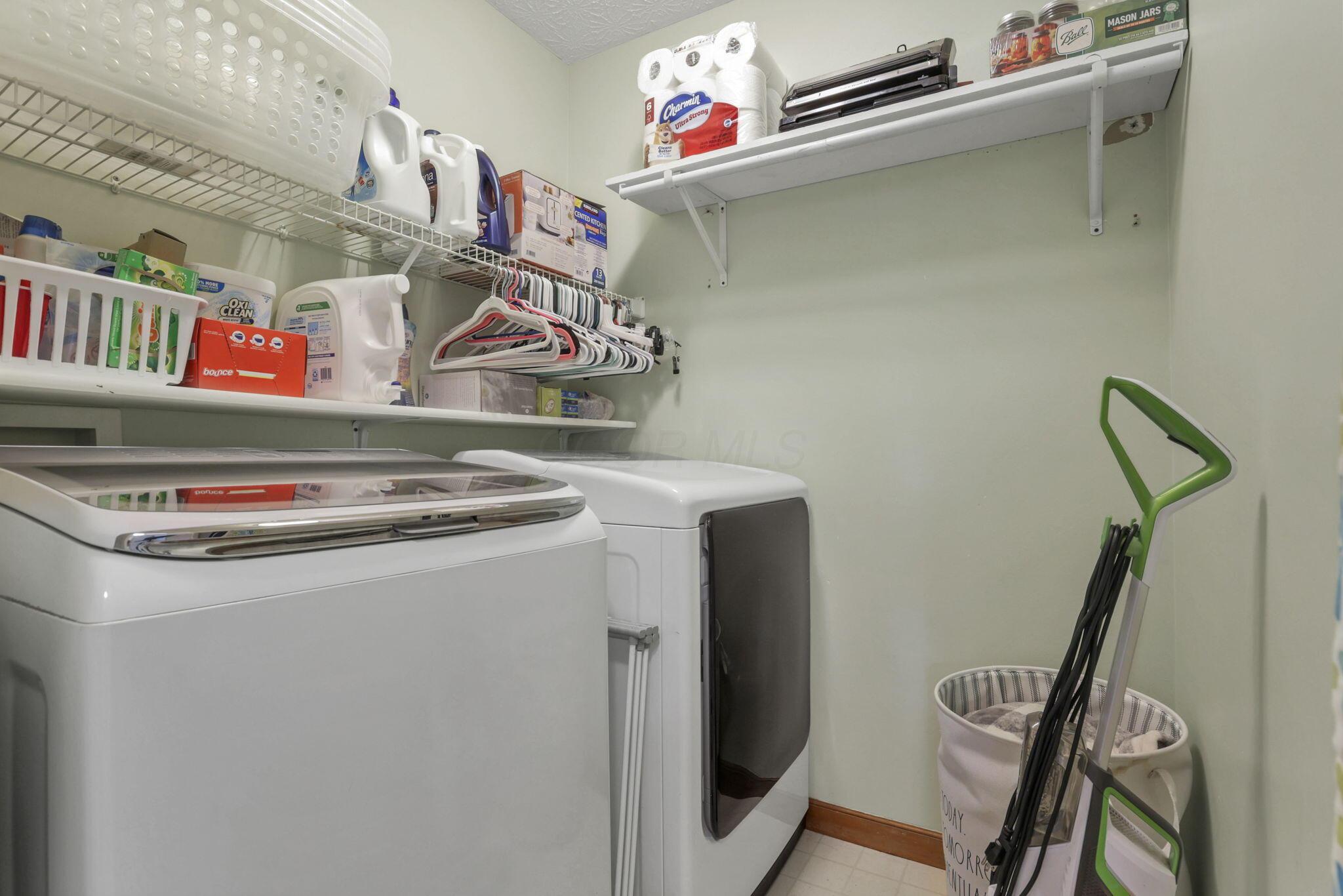 445 Barrington Ridge Pataskala, OH 43062 - Photo 25 of 65 1st Fl laundry