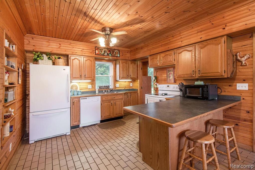 11050 Odell Road Fowlerville, MI 48836 - Photo 6 of 24