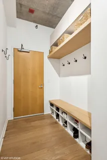 700 North Larrabee Street, Unit 1601, Chicago, IL 60654