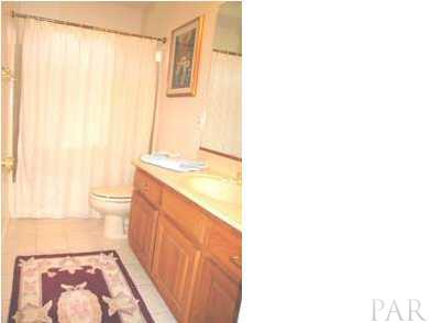 2600 Crescent Road Navarre, FL 32566 - Photo 7 of 24 Main bathroom