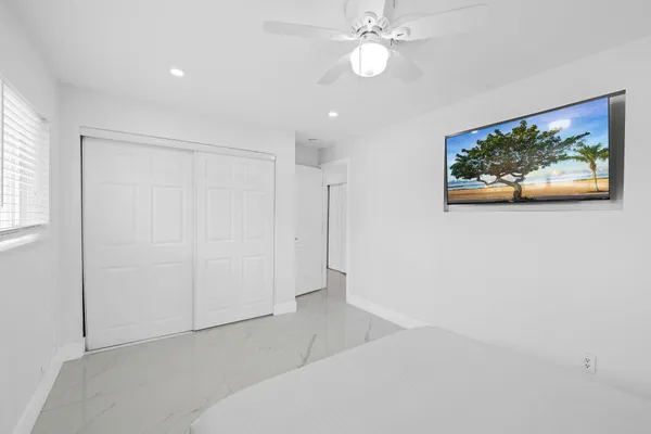 $7,900 | 865 Northeast 23rd Terrace, Pompano Beach, FL 33062