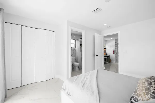 $7,900 | 865 Northeast 23rd Terrace, Pompano Beach, FL 33062