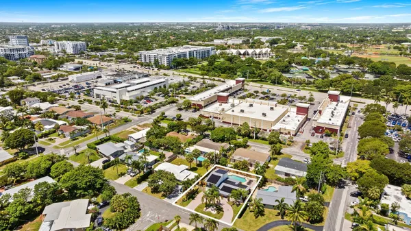 $7,900 | 865 Northeast 23rd Terrace, Pompano Beach, FL 33062