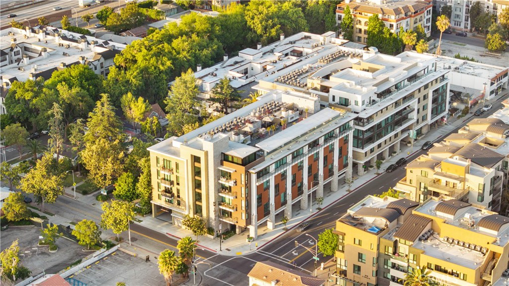709 East Walnut Street, Unit 222 Pasadena, CA 91101 - Photo 20 of 46 a view of a building from a balcony
