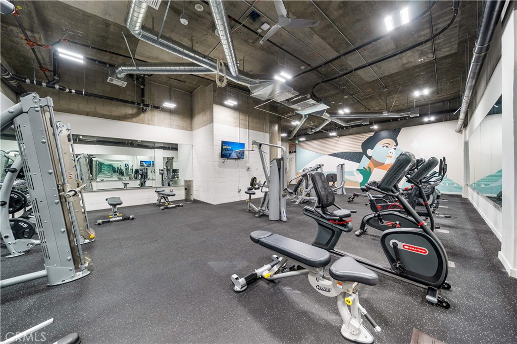 709 East Walnut Street, Unit 222 Pasadena, CA 91101 - Photo 30 of 46 a view of a room with gym equipment